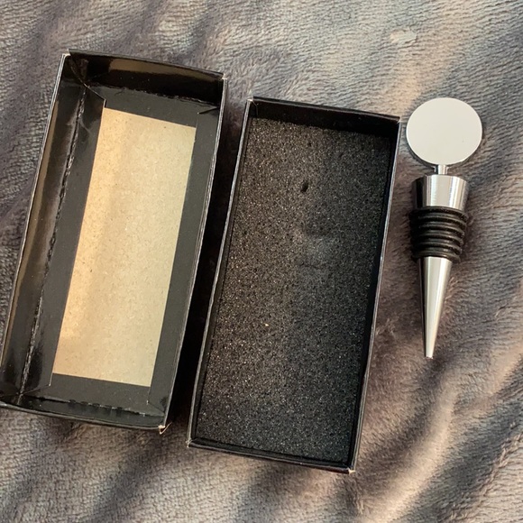 The Thing About Pam NBC wine stopper - Picture 3 of 3